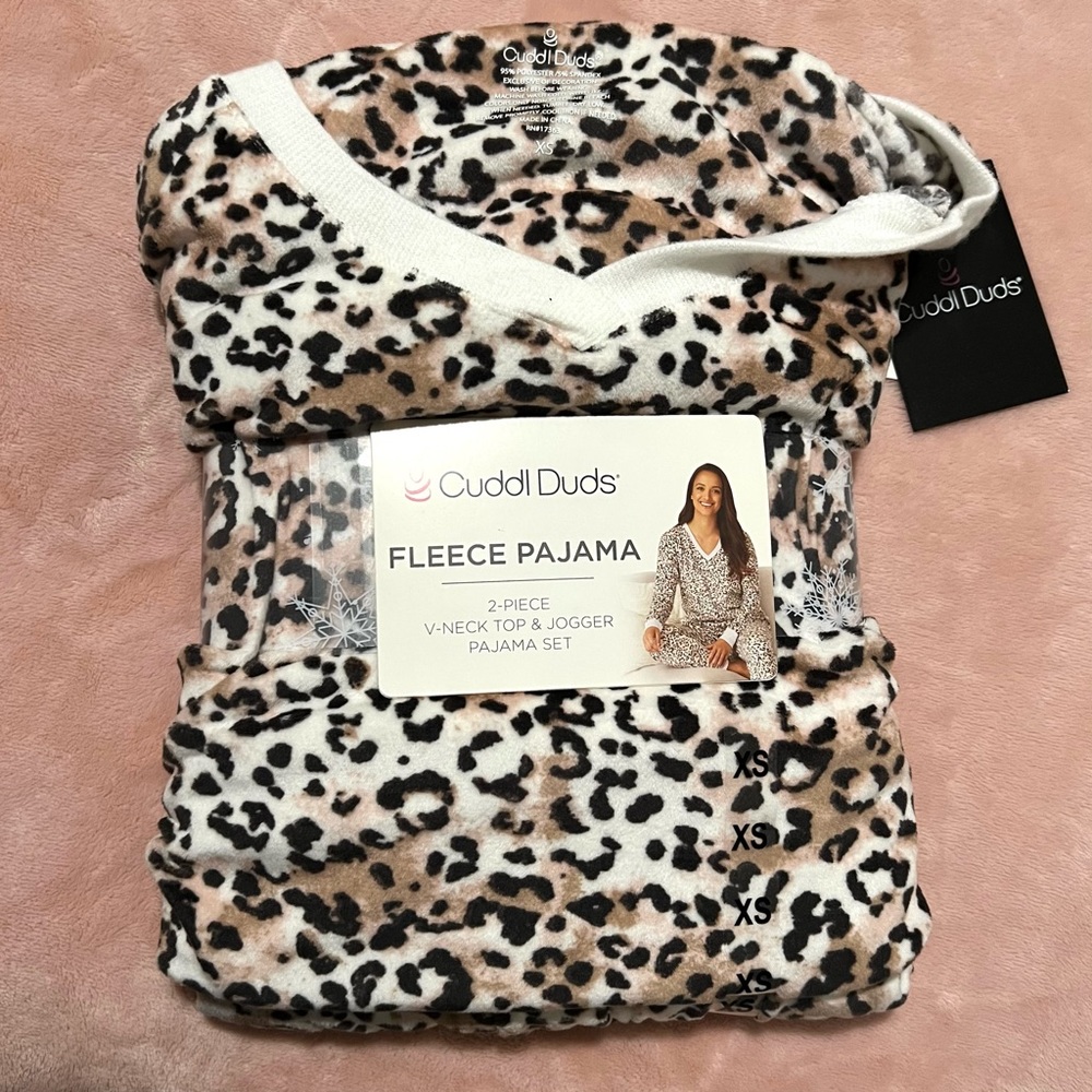 Cheetah Print Super Soft 2 Piece Pajama Set! XS - Picture 2 of 5